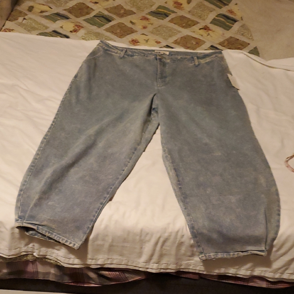 ELOQUII The Barrel Leg Jean in Light Acid Wash Size 22 NWT